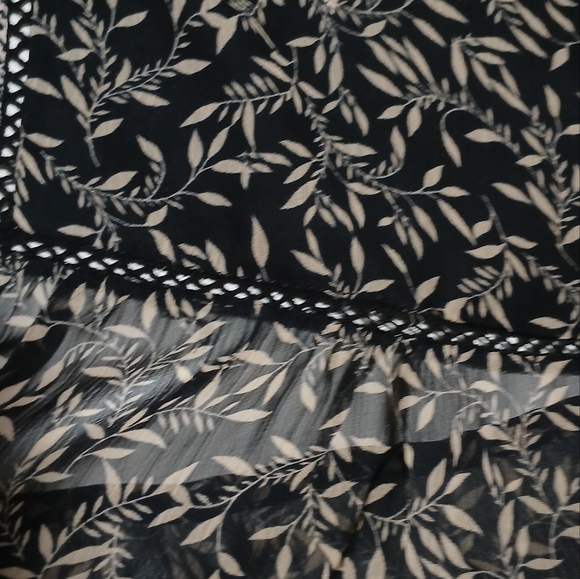 NWT Beautiful Knox Rose sleeveless blouse, embroidered design, see pic 3 - Picture 11 of 12